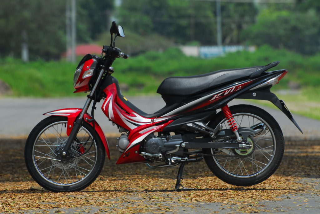 InsideRACING 2009 SYM RV1-2 Sports Ride Review: Refined and Capable