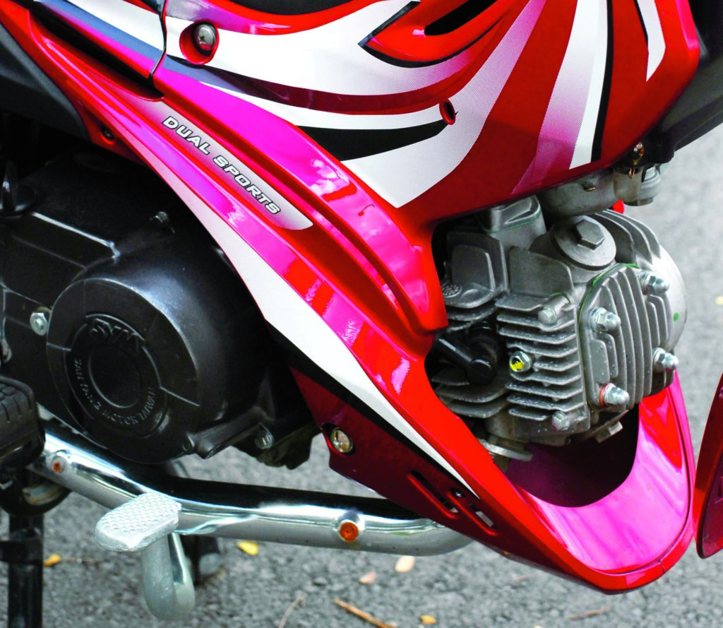 InsideRACING 2009 SYM RV1-2 Sports Ride Review: Refined and Capable