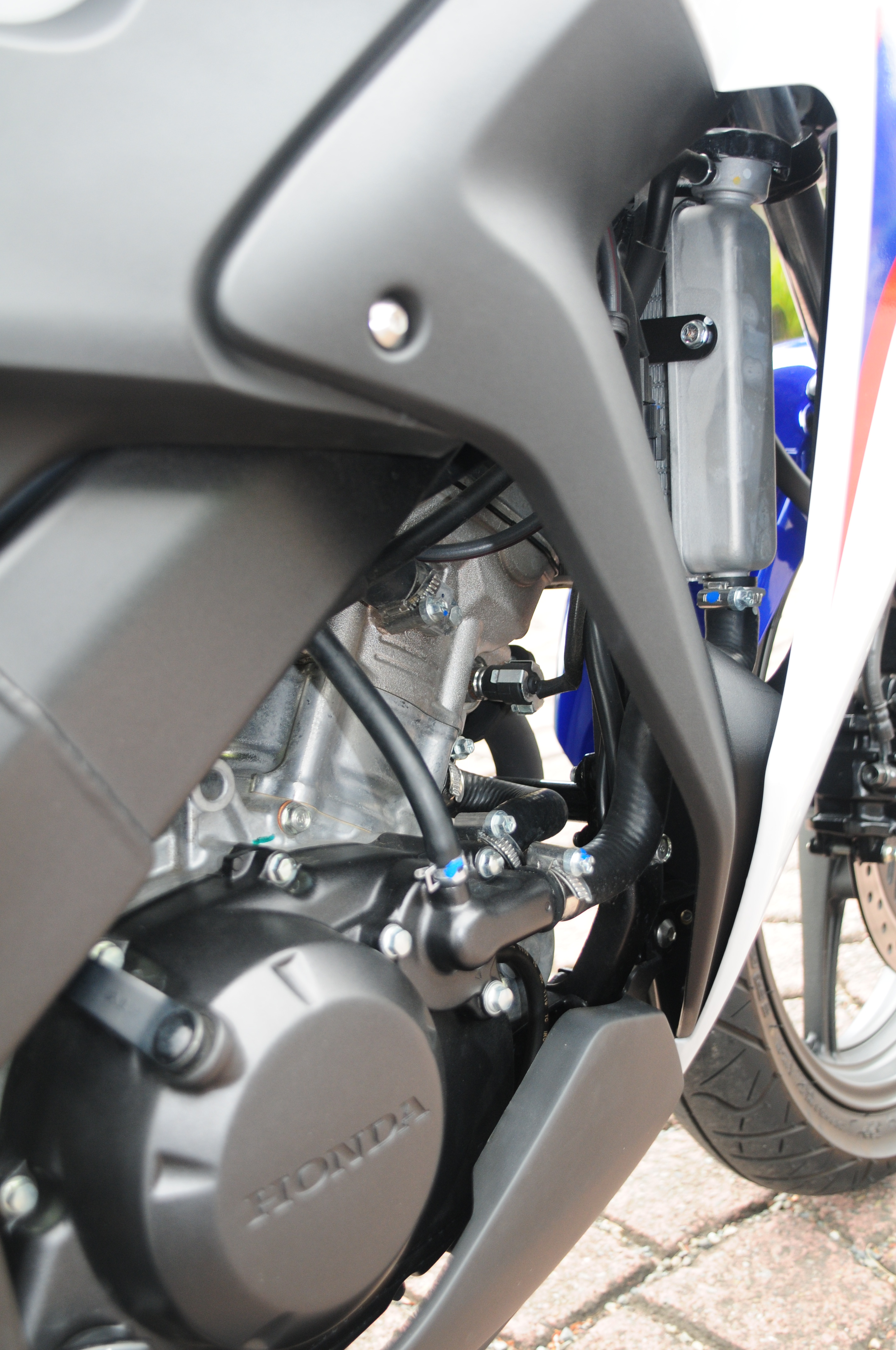 Honda cbr deals 150 v2 specs