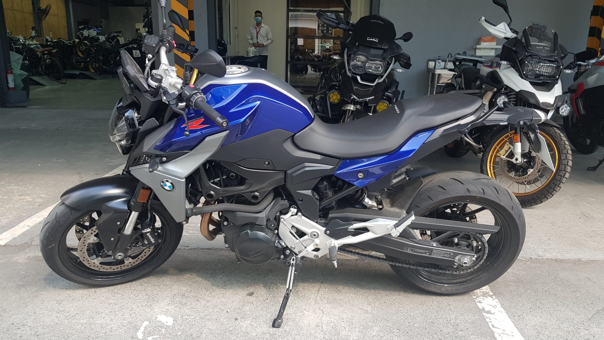 InsideRACING 2020 BMW F900 R Sport First Ride Review