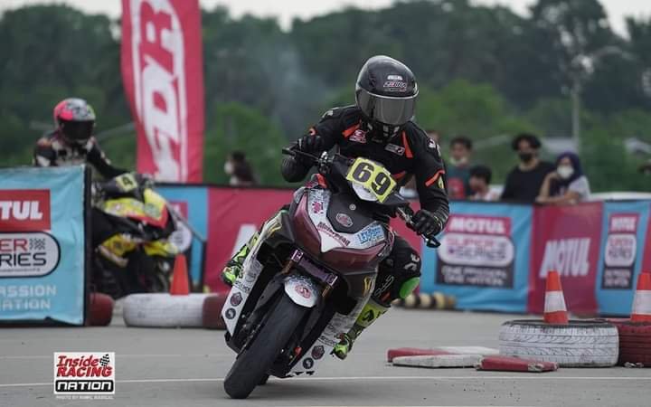 InsideRACING Beast Tires wins Motul Super Maxi GP National with Esguerra!