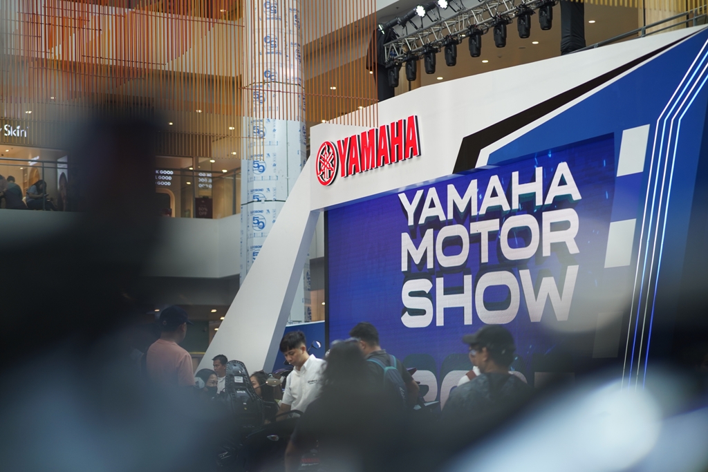 16 Motorshow Post