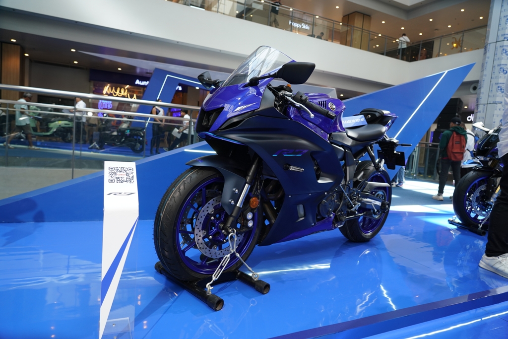 16 Sport Machine Night