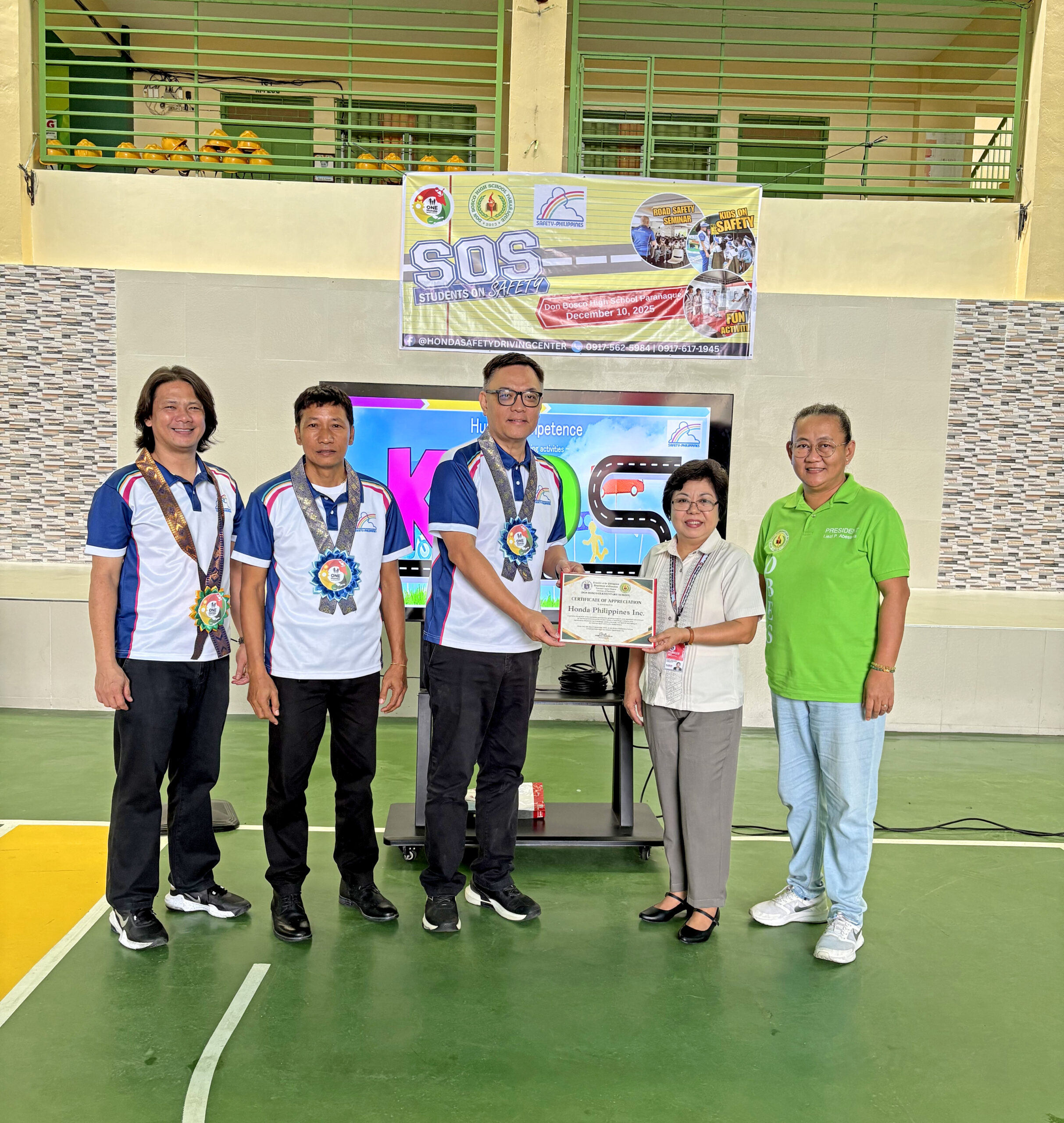 Hsdc Team And School Principal