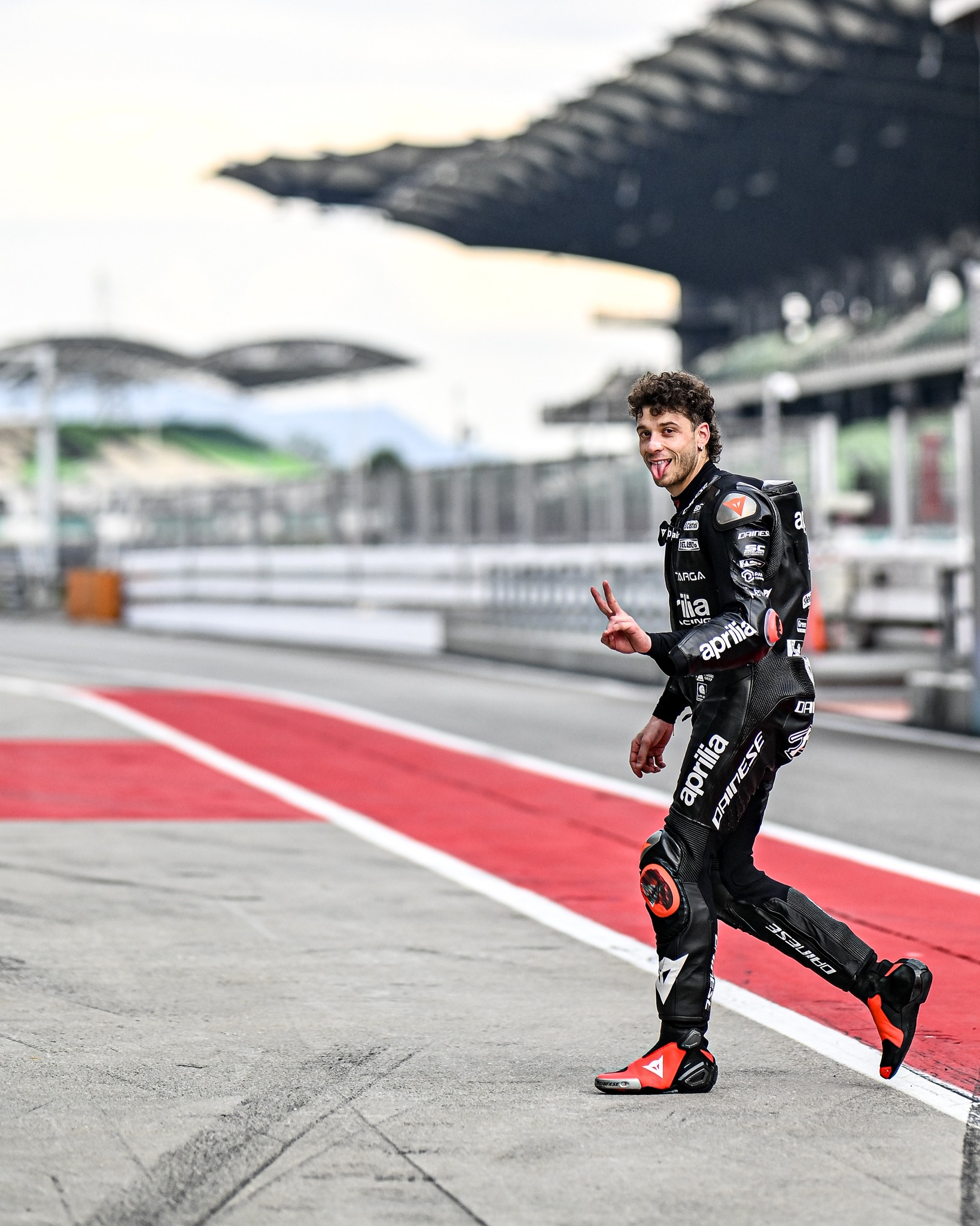 625762292 1337505808410601 2715794942537988721 N