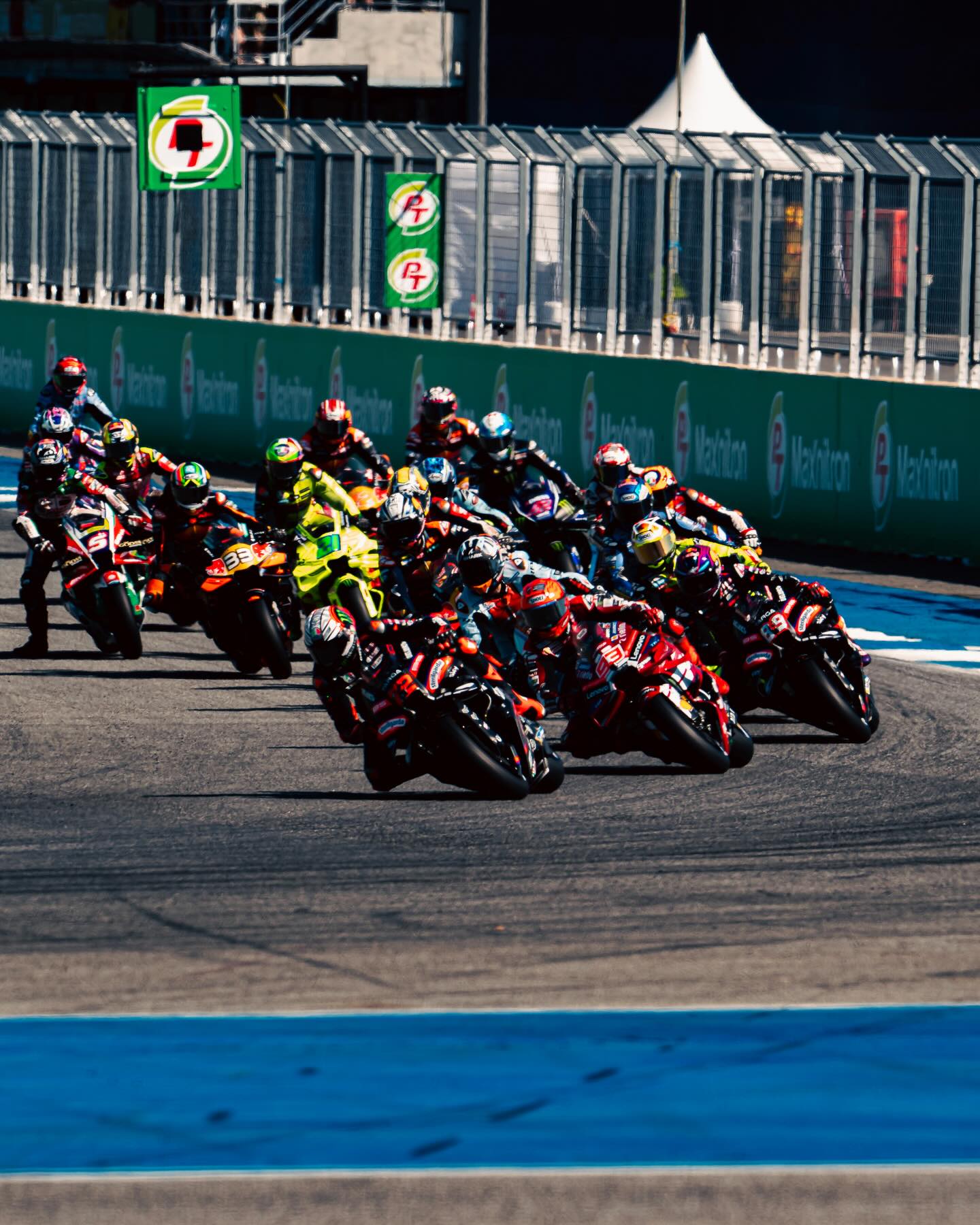 643572276 18565495999037274 786533281885815956 N