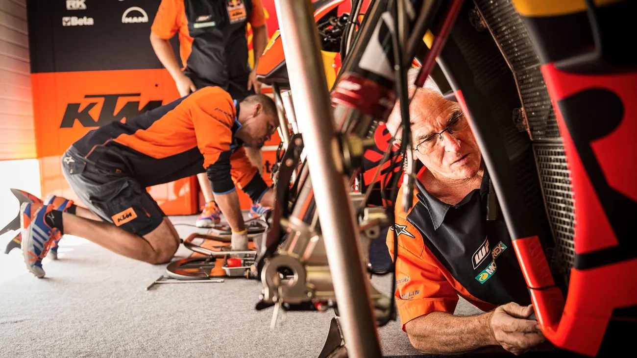 Ktm S Motogp Mechanics Busy At Work